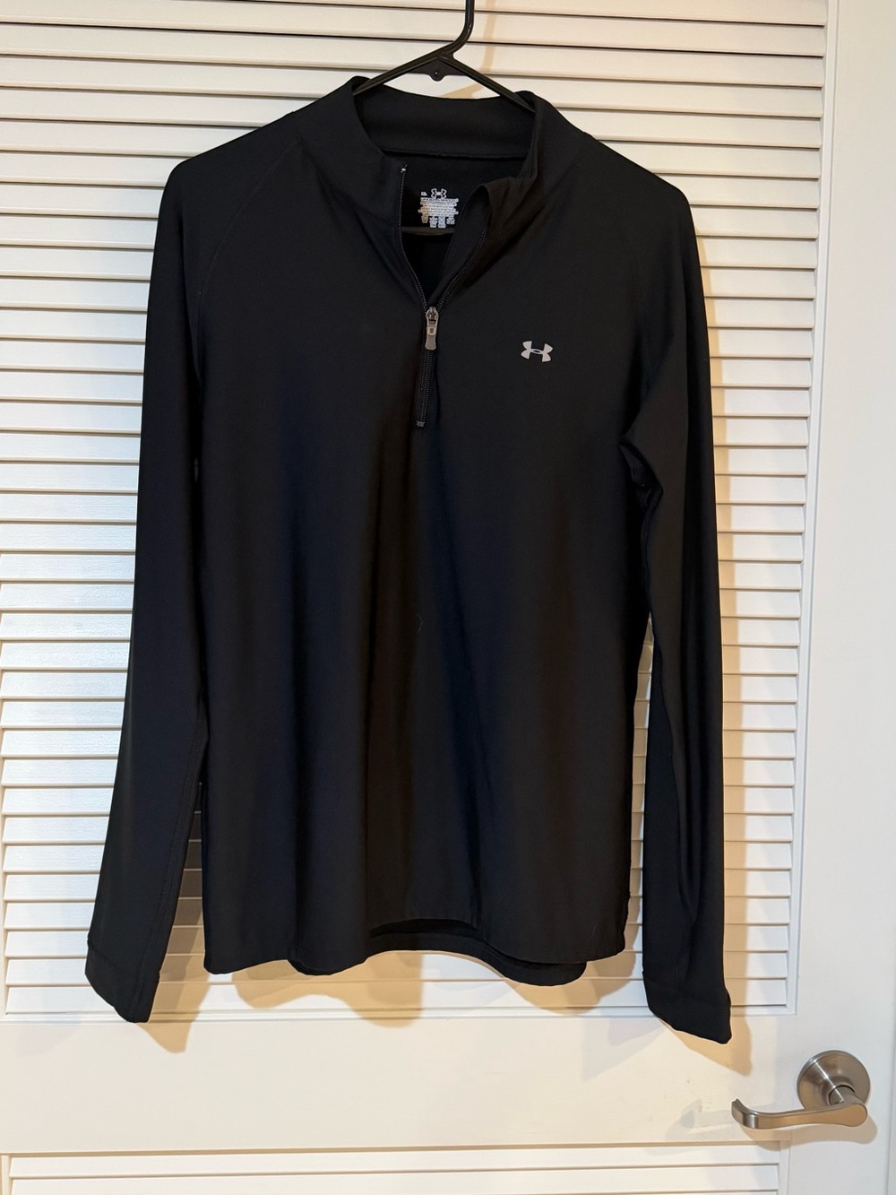 Under Armour Black 1/4 Zip Long Sleeve Pullover XL with Little sleeve pocket - Picture 5 of 8